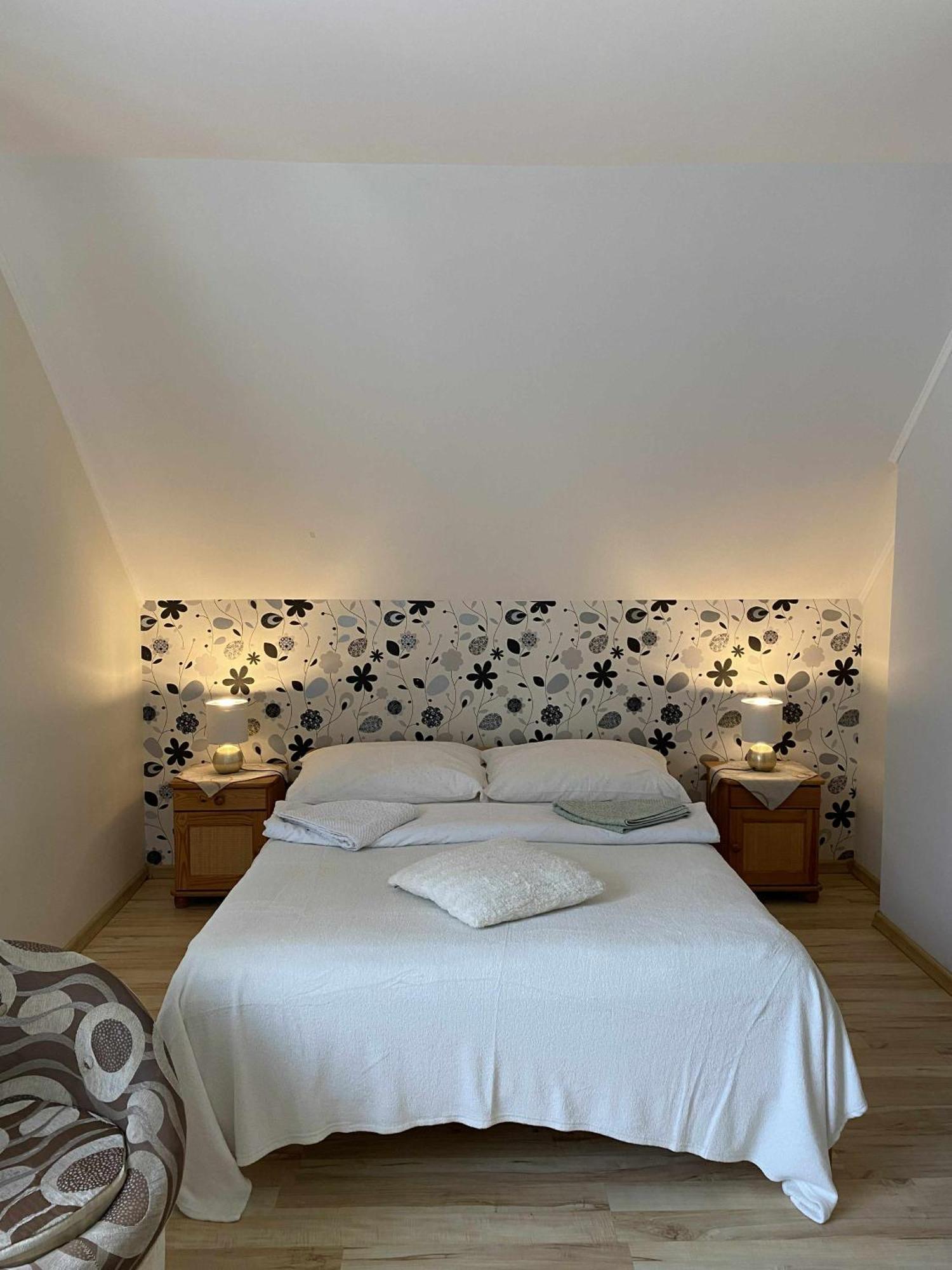 Miodowa Polana Homestay *